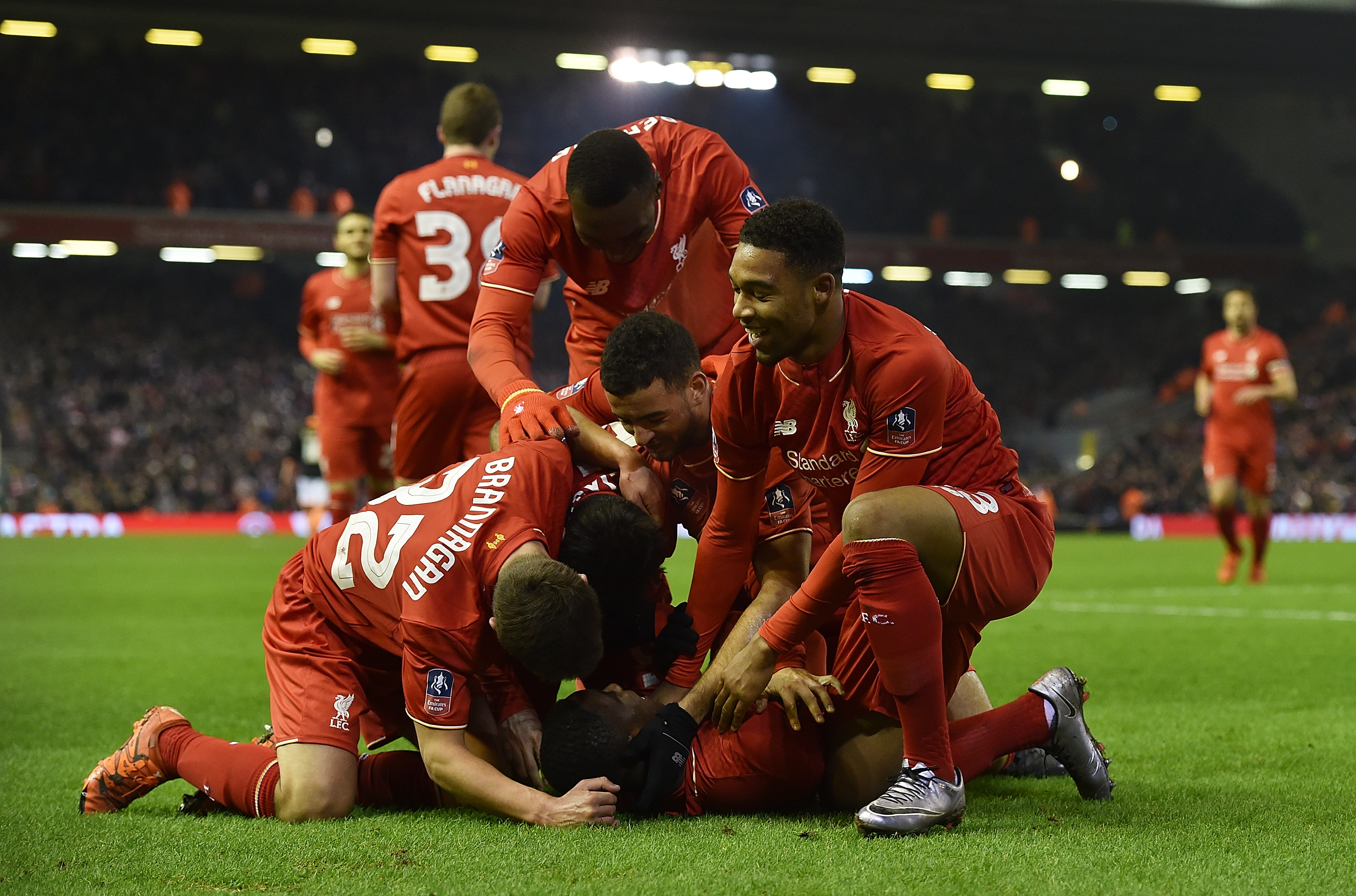 暴击！中超亚冠名额再缩水：泰超“1+1+2”躺赢，我们输在3大真相（中超亚冠席位再度缩水：泰超1+1+2轻松占优，我们败在三大现实）