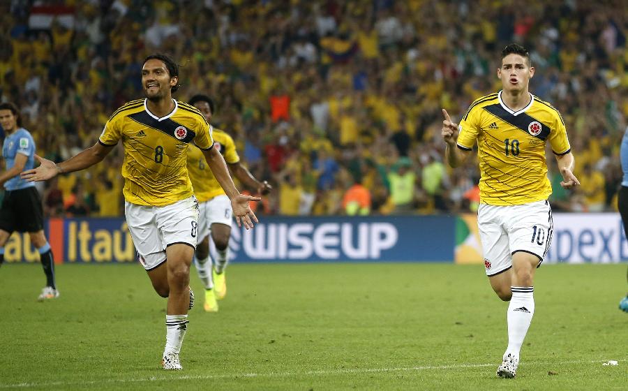 莱万：我经常带伤上场，肋骨骨折也硬撑；不着急决定未来（莱万：肋骨骨折也坚持出场，未来去留不急表态）