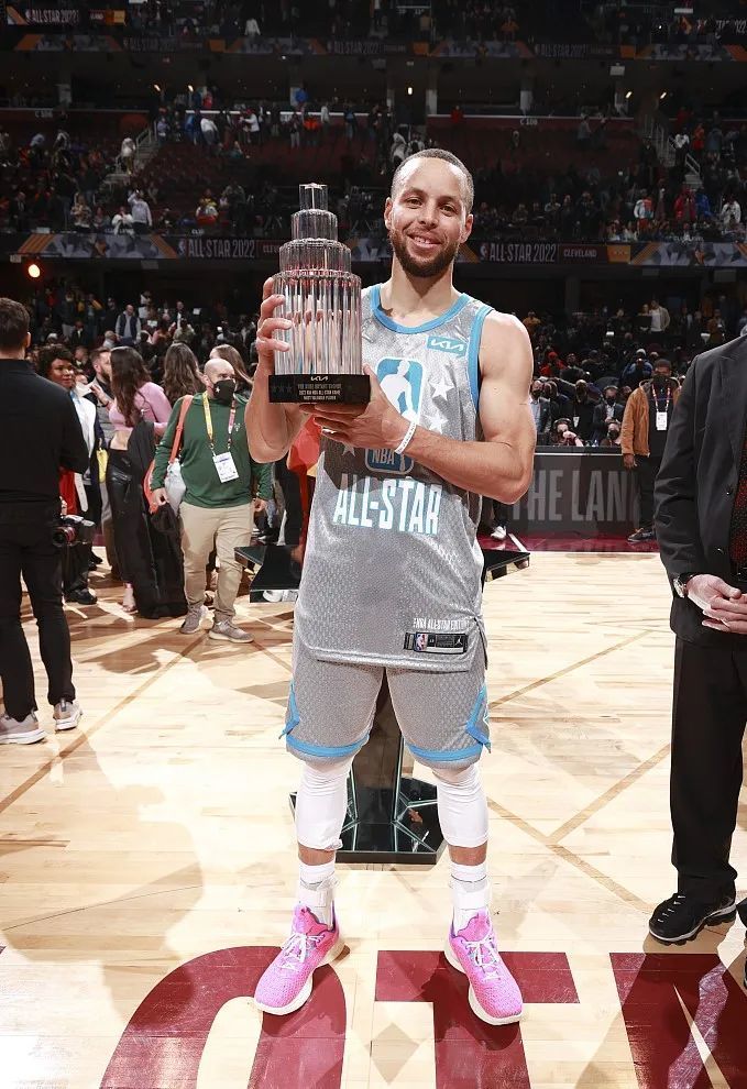 迪马：国米夏天也曾问价拉比奥，但因签迪乌夫搁置这一交易（迪马：国米今夏曾询价拉比奥，因签下迪乌夫而搁置交易）