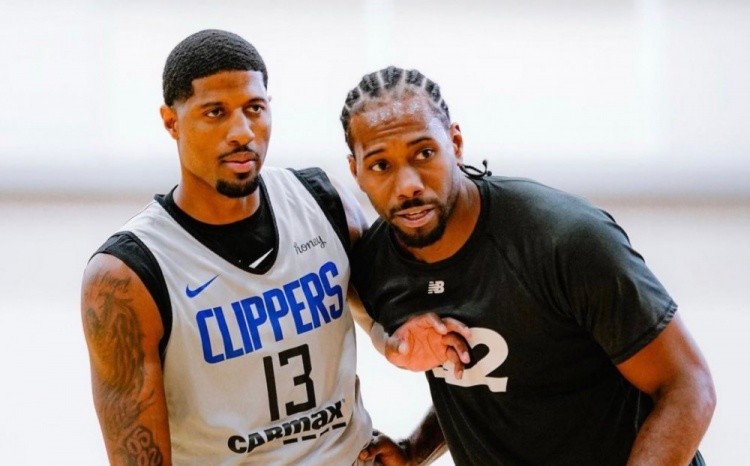 ATP总决赛第2日综述：弗里茨横扫穆塞蒂，辛纳室内硬地27连胜（ATP年终总决赛第2比赛日战报：弗里茨轻取穆塞蒂，辛纳室内硬地连胜刷新至27场）