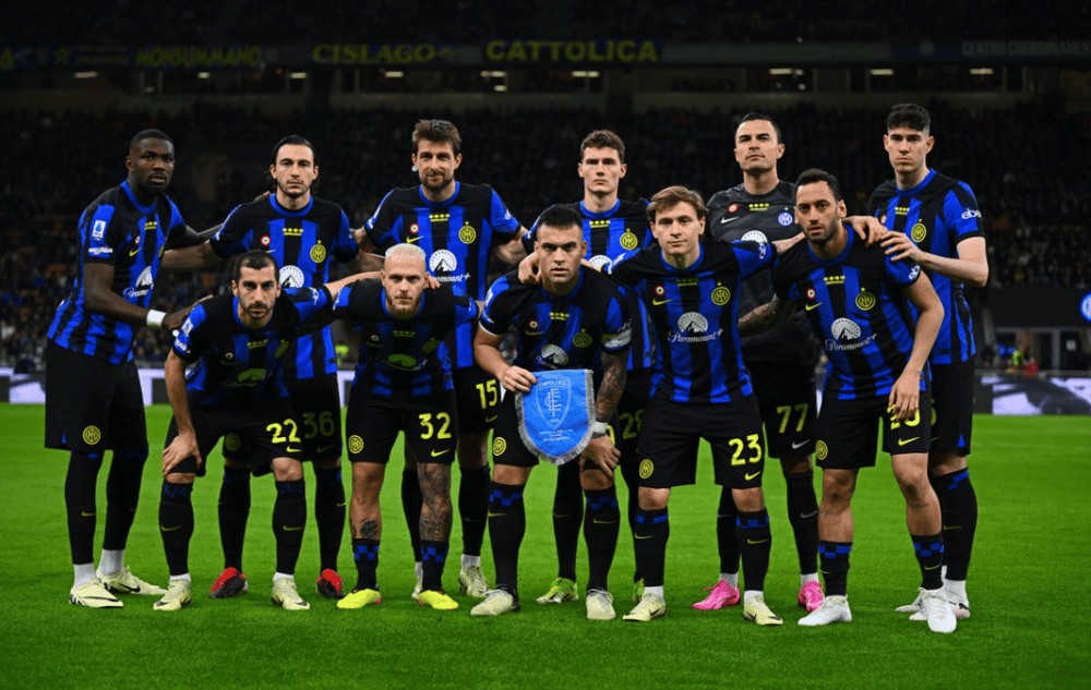 欧冠球员表现评析：C罗连续进球,（欧冠赛场表现解析：C罗连场破门）