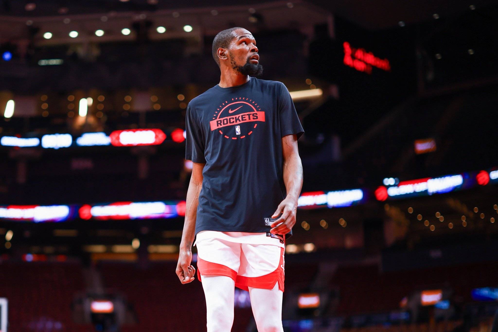 跟队：国米正在关注铃木彩艳、维卡里奥等多位门将（队记：国际米兰考察铃木彩艳、维卡里奥等多名门将）