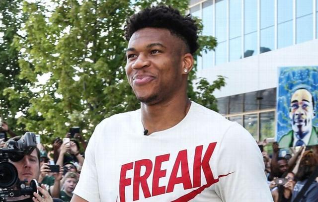 官方：足协杯决赛将于11月6日10：58开票，最低票价180元（足协杯决赛票务官宣：11月6日10：58开售，最低180元起）