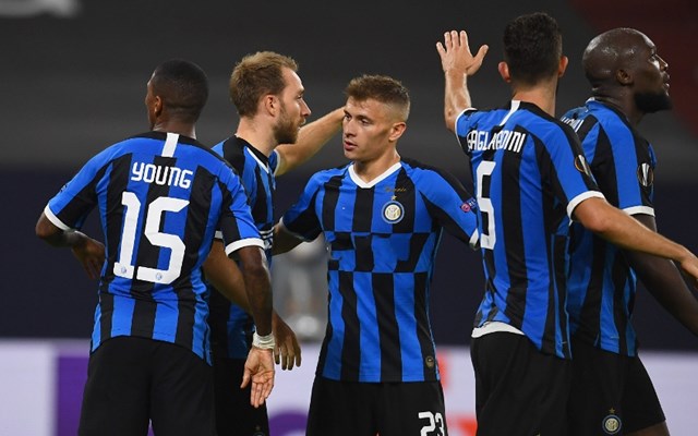 犹他爵士逆转击败篮网，豪取两连胜，马尔卡宁和乔治表现突出，篮网失误和外线投射不佳。（爵士逆转篮网取两连胜，马尔卡宁乔治闪耀，篮网失误多且外线低迷）