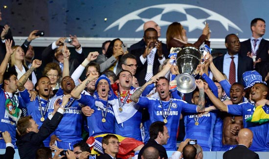 掘金约基奇豪取三双助球队连胜（约基奇轰三双 助掘金延续连胜势头）