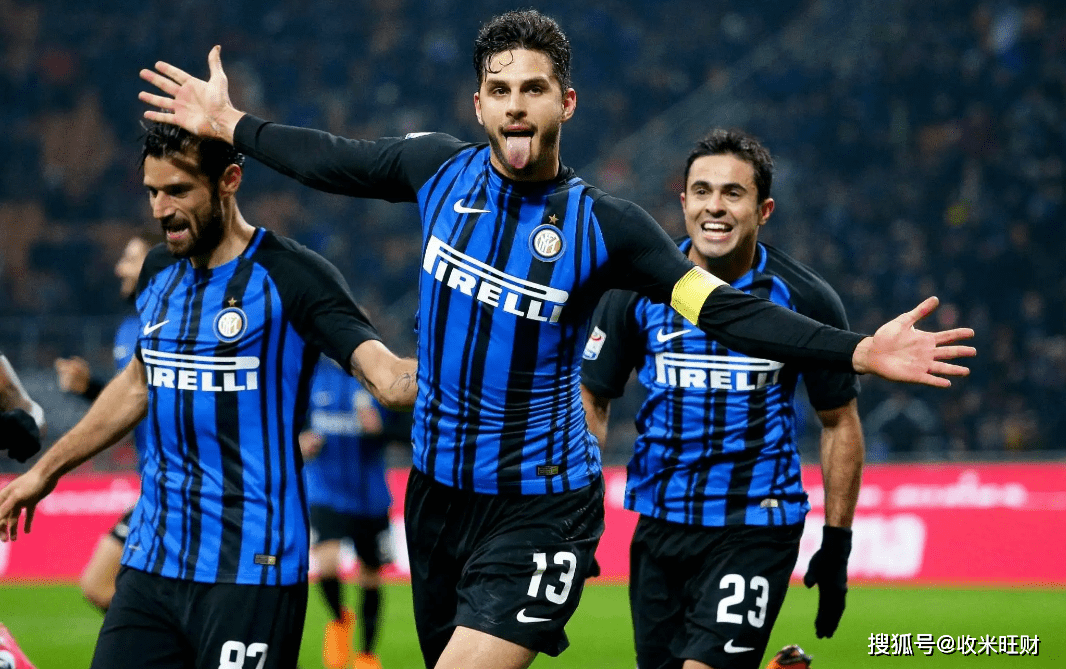 2025中超最佳阵容：蓉城4人入选，法比奥等8名外援在列（2025中超最佳阵容出炉：蓉城4将上榜，法比奥领衔8名外援入选）