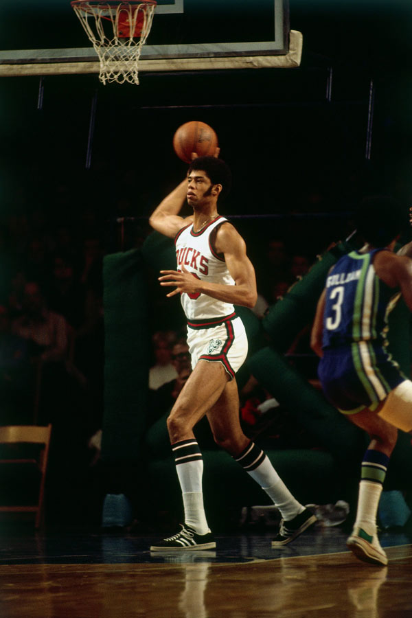 字母哥谈七连败：任何人不该只打着自己的小算盘，必须专注赢球（字母哥谈七连败：没人该只顾小算盘，必须把赢球放第一）