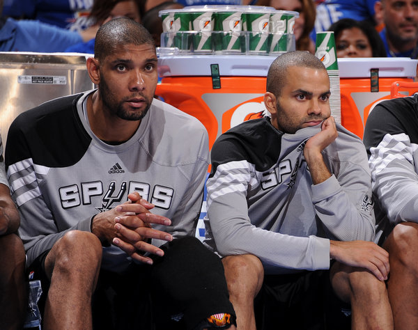 德甲半场：基尼洛斯1射1传，卡德破门，奥格斯堡2-0勒沃库森（德甲半场战报：奥格斯堡2-0领先勒沃库森，基尼洛斯传射建功，卡德破门）